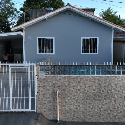 Casa Residencial com 63m², 3 quartos, 3 garagens, no bairro Forquilhas em São José