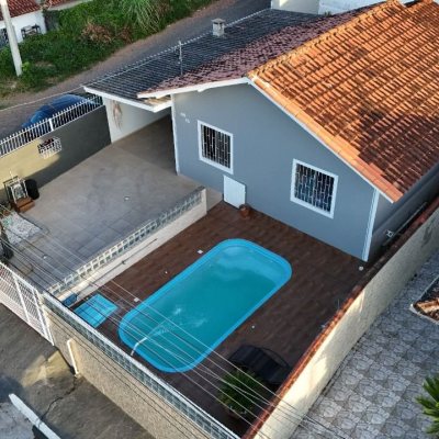 Casa Residencial com 63m², 3 quartos, 3 garagens, no bairro Forquilhas em São José