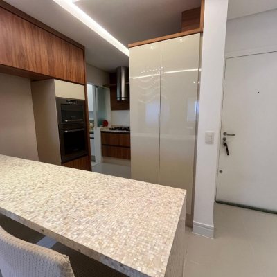 Apartamentos com 87m², 3 quartos (sendo 1 suíte), 2 garagens, no bairro Campinas em São José