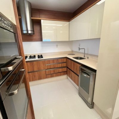 Apartamentos com 87m², 3 quartos (sendo 1 suíte), 2 garagens, no bairro Campinas em São José