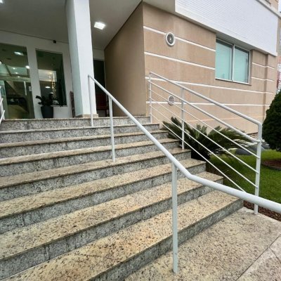 Apartamentos com 87m², 3 quartos (sendo 1 suíte), 2 garagens, no bairro Campinas em São José