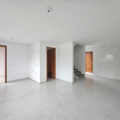 Casa Residencial com 109m², 3 quartos (sendo 1 suíte), 2 garagens, no bairro Rio Caveiras em Biguaçu