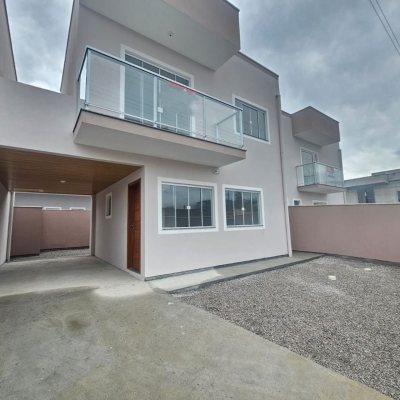 Casa Residencial com 109m², 3 quartos (sendo 1 suíte), 2 garagens, no bairro Rio Caveiras em Biguaçu