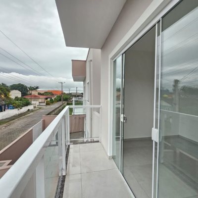 Casa Residencial com 109m², 3 quartos (sendo 1 suíte), 2 garagens, no bairro Rio Caveiras em Biguaçu