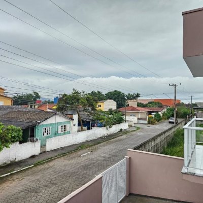 Casa Residencial com 109m², 3 quartos (sendo 1 suíte), 2 garagens, no bairro Rio Caveiras em Biguaçu