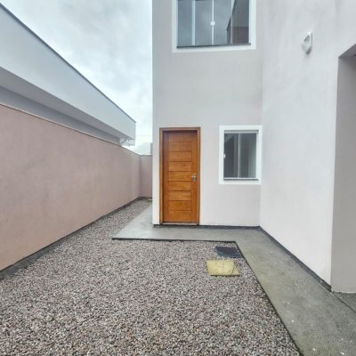 Casa Residencial com 109m², 3 quartos (sendo 1 suíte), 2 garagens, no bairro Rio Caveiras em Biguaçu
