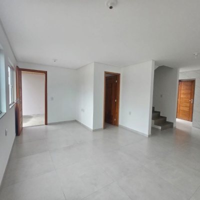 Casa Residencial com 109m², 3 quartos (sendo 1 suíte), 2 garagens, no bairro Rio Caveiras em Biguaçu