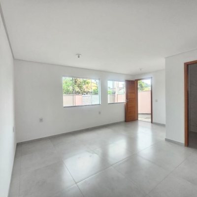 Casa Residencial com 109m², 3 quartos (sendo 1 suíte), 2 garagens, no bairro Rio Caveiras em Biguaçu