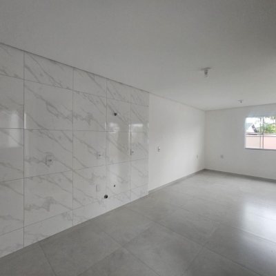 Casa Residencial com 109m², 3 quartos (sendo 1 suíte), 2 garagens, no bairro Rio Caveiras em Biguaçu