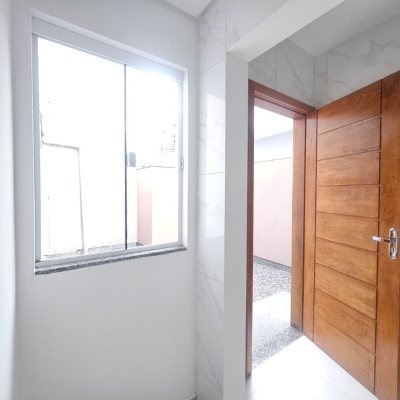 Casa Residencial com 109m², 3 quartos (sendo 1 suíte), 2 garagens, no bairro Rio Caveiras em Biguaçu