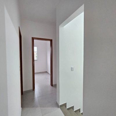 Casa Residencial com 109m², 3 quartos (sendo 1 suíte), 2 garagens, no bairro Rio Caveiras em Biguaçu