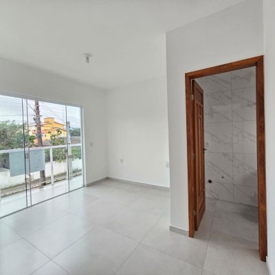 Casa Residencial com 109m², 3 quartos (sendo 1 suíte), 2 garagens, no bairro Rio Caveiras em Biguaçu