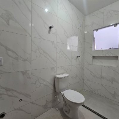 Casa Residencial com 109m², 3 quartos (sendo 1 suíte), 2 garagens, no bairro Rio Caveiras em Biguaçu