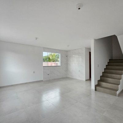 Casa Residencial com 89m², 3 quartos (sendo 1 suíte), 2 garagens, no bairro Rio Caveiras em Biguaçu