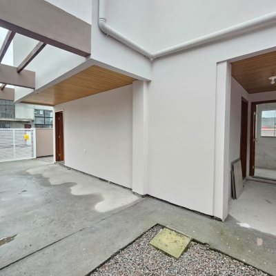 Casa Residencial com 89m², 3 quartos (sendo 1 suíte), 2 garagens, no bairro Rio Caveiras em Biguaçu