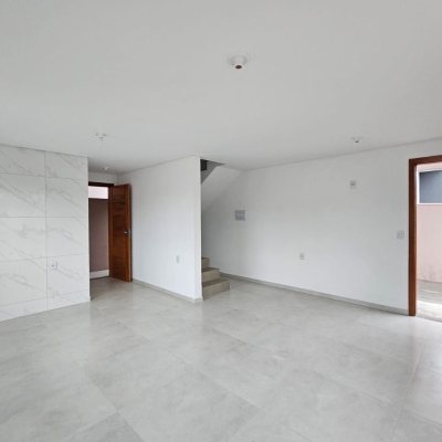 Casa Residencial com 89m², 3 quartos (sendo 1 suíte), 2 garagens, no bairro Rio Caveiras em Biguaçu