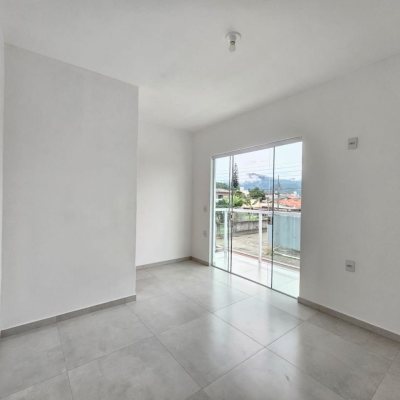 Casa Residencial com 89m², 3 quartos (sendo 1 suíte), 2 garagens, no bairro Rio Caveiras em Biguaçu