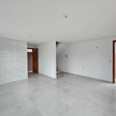 Casa Residencial com 89m², 3 quartos (sendo 1 suíte), 2 garagens, no bairro Rio Caveiras em Biguaçu