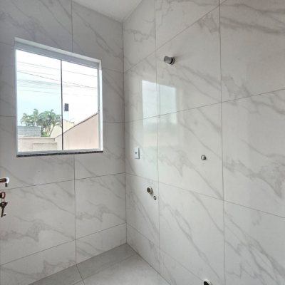 Casa Residencial com 89m², 3 quartos (sendo 1 suíte), 2 garagens, no bairro Rio Caveiras em Biguaçu