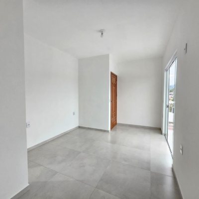 Casa Residencial com 89m², 3 quartos (sendo 1 suíte), 2 garagens, no bairro Rio Caveiras em Biguaçu
