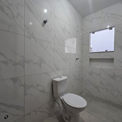 Casa Residencial com 89m², 3 quartos (sendo 1 suíte), 2 garagens, no bairro Rio Caveiras em Biguaçu