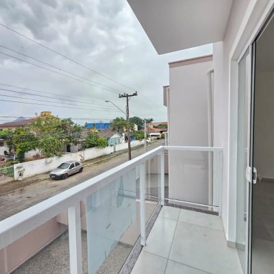 Casa Residencial com 89m², 3 quartos (sendo 1 suíte), 2 garagens, no bairro Rio Caveiras em Biguaçu