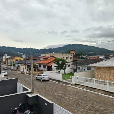 Casa Residencial com 89m², 3 quartos (sendo 1 suíte), 2 garagens, no bairro Rio Caveiras em Biguaçu