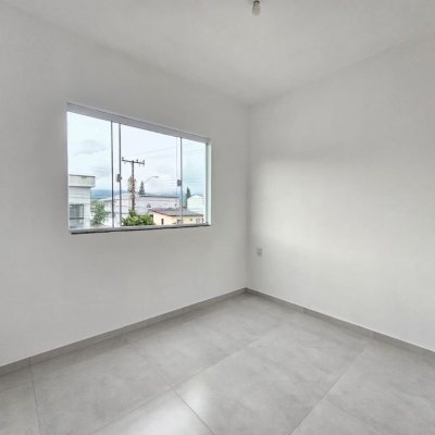 Casa Residencial com 89m², 3 quartos (sendo 1 suíte), 2 garagens, no bairro Rio Caveiras em Biguaçu