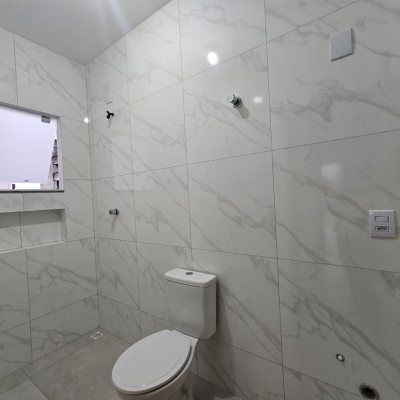 Casa Residencial com 89m², 3 quartos (sendo 1 suíte), 2 garagens, no bairro Rio Caveiras em Biguaçu