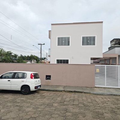 Casa Residencial com 89m², 3 quartos (sendo 1 suíte), 2 garagens, no bairro Rio Caveiras em Biguaçu