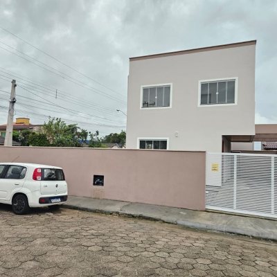 Casa Residencial com 89m², 3 quartos (sendo 1 suíte), 2 garagens, no bairro Rio Caveiras em Biguaçu
