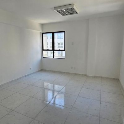 Sala com 26m², 1 garagem, no bairro Trindade em Florianópolis