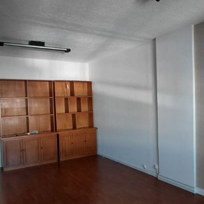 Sala com 32m², 1 garagem, no bairro Centro em Florianópolis