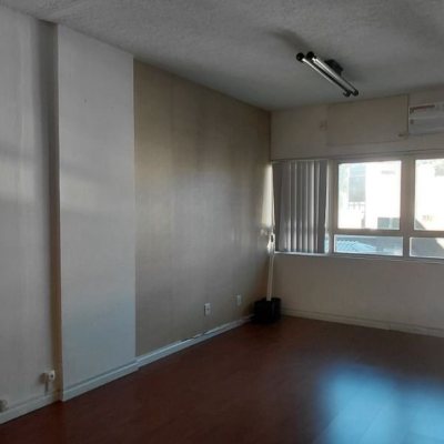 Sala com 32m², 1 garagem, no bairro Centro em Florianópolis
