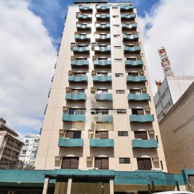 Apartamentos com 128m², 3 quartos (sendo 3 suítes), 2 garagens, no bairro Centro em Florianópolis