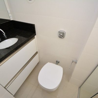 Apartamentos com 128m², 3 quartos (sendo 3 suítes), 2 garagens, no bairro Centro em Florianópolis