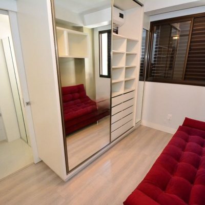 Apartamentos com 128m², 3 quartos (sendo 3 suítes), 2 garagens, no bairro Centro em Florianópolis