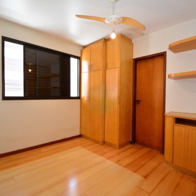 Apartamentos com 128m², 3 quartos (sendo 3 suítes), 2 garagens, no bairro Centro em Florianópolis
