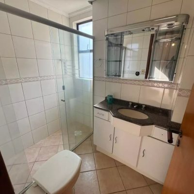 Apartamentos com 128m², 3 quartos (sendo 3 suítes), 2 garagens, no bairro Centro em Florianópolis