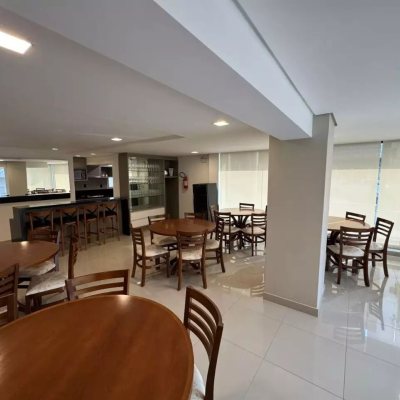 Apartamentos com 128m², 3 quartos (sendo 3 suítes), 2 garagens, no bairro Centro em Florianópolis