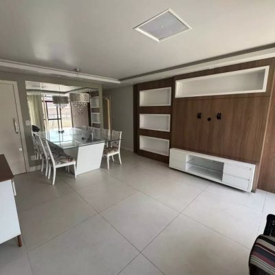 Apartamentos com 128m², 3 quartos (sendo 3 suítes), 2 garagens, no bairro Centro em Florianópolis