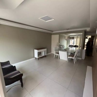 Apartamentos com 128m², 3 quartos (sendo 3 suítes), 2 garagens, no bairro Centro em Florianópolis