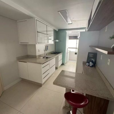 Apartamentos com 128m², 3 quartos (sendo 3 suítes), 2 garagens, no bairro Centro em Florianópolis