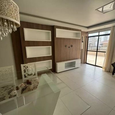 Apartamentos com 128m², 3 quartos (sendo 3 suítes), 2 garagens, no bairro Centro em Florianópolis