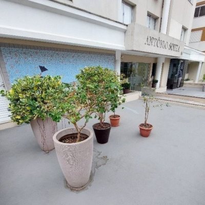 Apartamentos com 67m², 2 quartos, 1 suíte, 1 garagem, no bairro Centro em Florianópolis