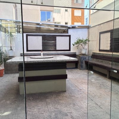 Apartamentos com 67m², 2 quartos, 1 suíte, 1 garagem, no bairro Centro em Florianópolis