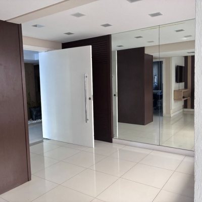 Apartamentos com 67m², 2 quartos, 1 suíte, 1 garagem, no bairro Centro em Florianópolis