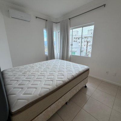 Casa Residencial com 292m², 3 quartos (sendo 1 suíte), 3 garagens, no bairro Pedra Branca em Palhoça