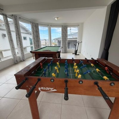 Casa Residencial com 292m², 3 quartos (sendo 1 suíte), 3 garagens, no bairro Pedra Branca em Palhoça