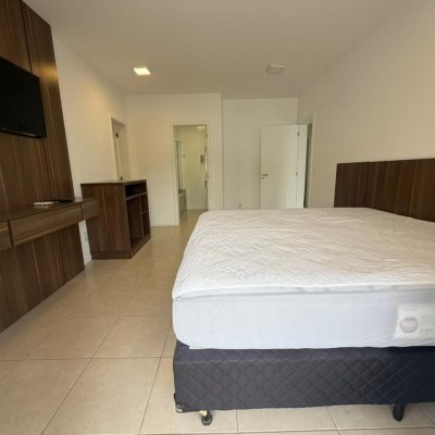 Casa Residencial com 292m², 3 quartos (sendo 1 suíte), 3 garagens, no bairro Pedra Branca em Palhoça